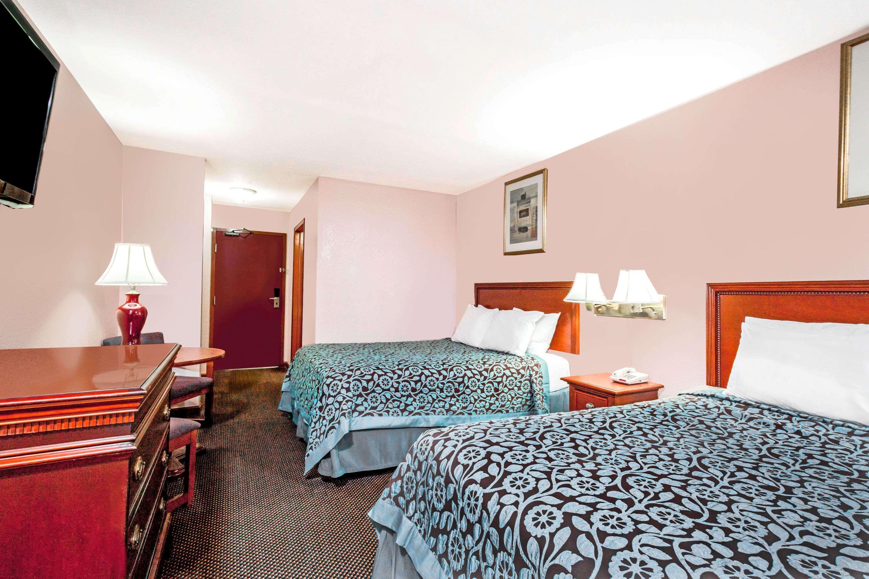 Days By Wyndham Hotel